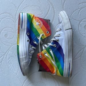 pride converse size 8